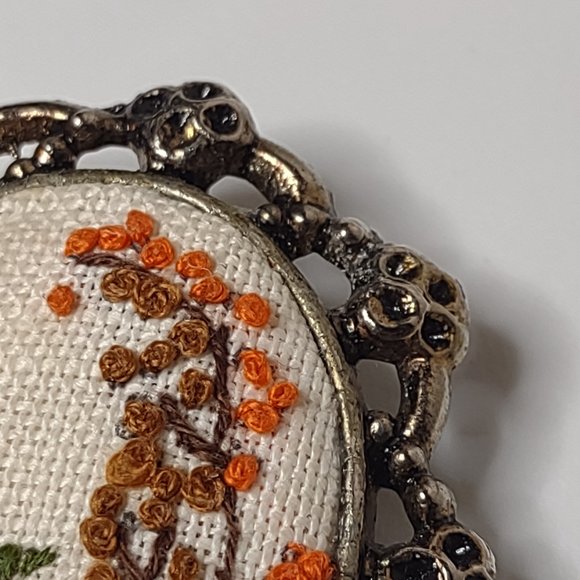 Vintage Metal Oval And Floral Embroidery Orange Flower Brooch - Picture 3 of 12